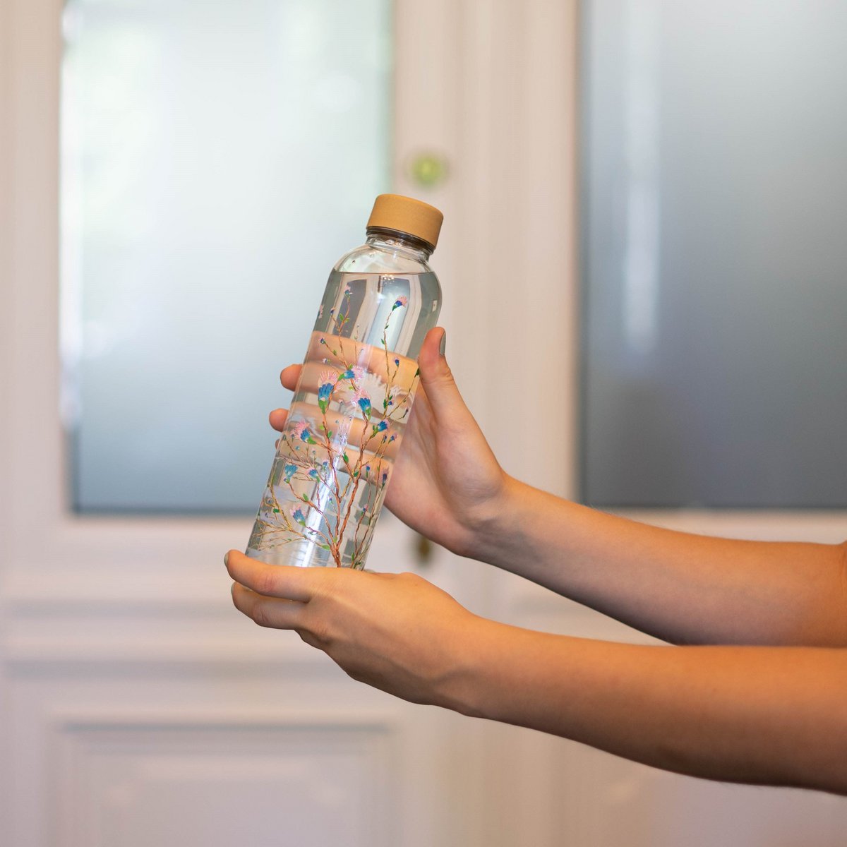 CARRY BOTTLES Glasflasche mit Verschluss "Hanami" | 0,7 l